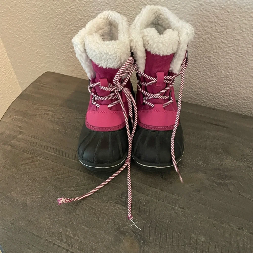 Cat & Jack Kids Pink and Black Winter snow Boots